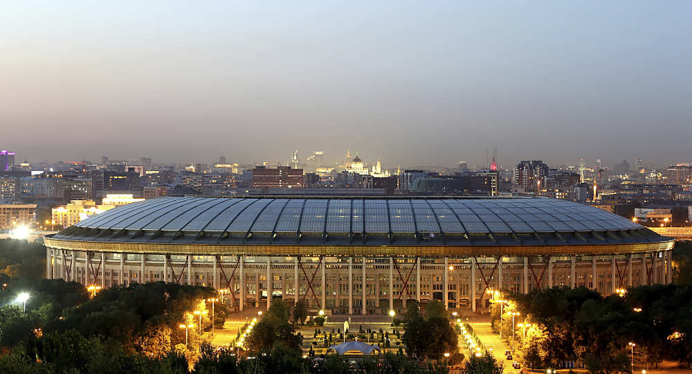 Das Luschniki Stadion in Moskau ist das Ziel aller 209 Teams die an der Qualifikation zur WM teilnehmen, hier wird am 15. Juli das Endspiel ausgetragen. Photo: Shutterstock.