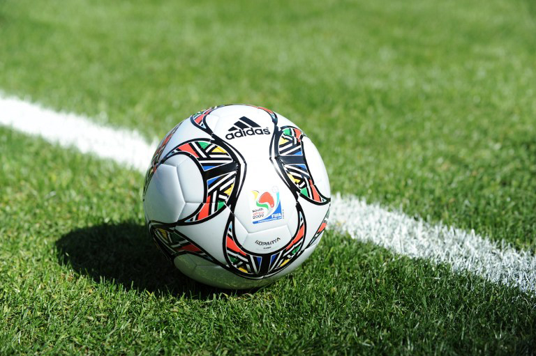 Kopanya, der offizielle Spielball des Fifa Confederations Cup 2009. AFP PHOTO / FRANCOIS XAVIER MARIT