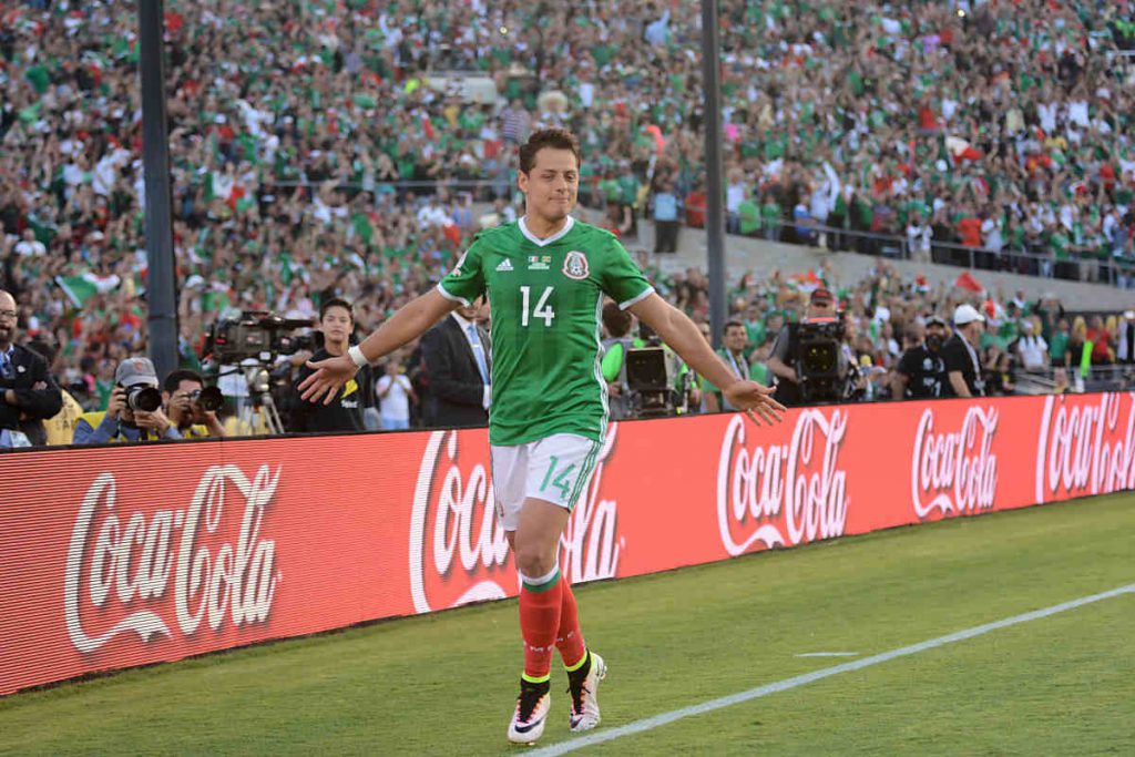 Pasadena, USA - June 09, 2016: Chicharito bei der Copa America gegen Jamaica im Rose Bowl Stadium (betto rodrigues / Shutterstock.com)