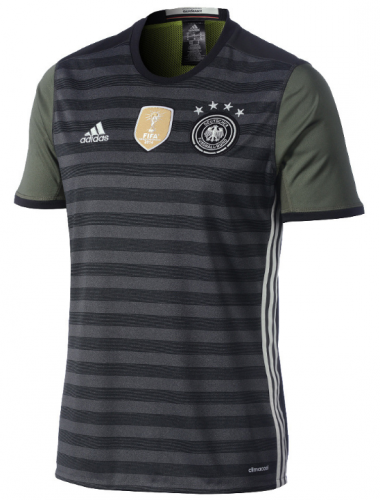 Das neue und alte Auswärtstrikot von Deutschland, welches beim Confed Cup 2017 getragen wird! 