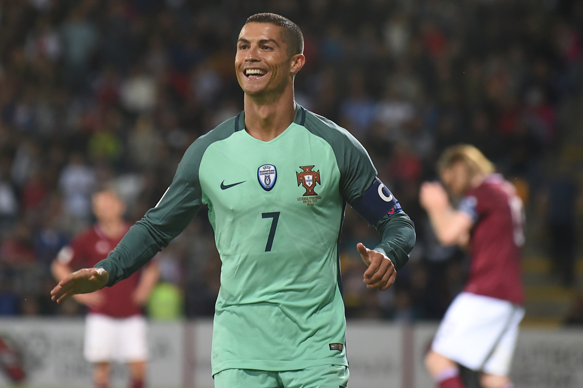 Immer nur Cristiano Ronaldo! Beim 3:0 trifft er erneut in der WM 2018 Qualifikation und erhöht nun auf elf Treffer! / AFP PHOTO / Janek SKARZYNSKI